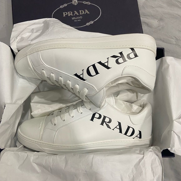 Prada women’s sneakers size 39.5 authentic - Picture 2 of 7